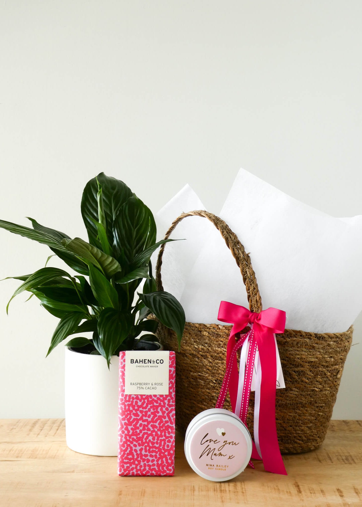 Mothers Day Gift Hamper Basket, Love You Mum